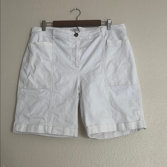 Boden Off White 9” Cuffed Shorts, Off White, Size 14 - Picture 1 of 8